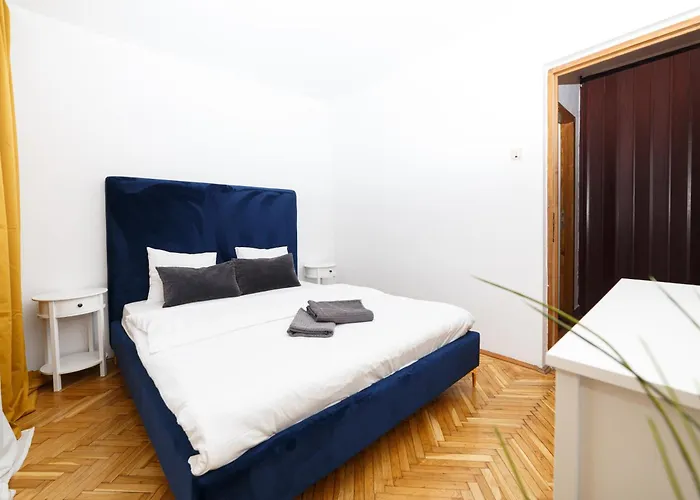 Calea Victoriei View *