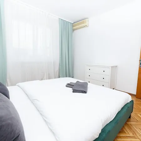 Calea Victoriei View