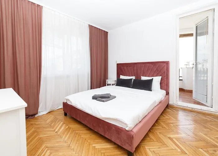 Calea Victoriei View *