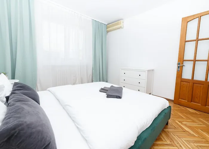 Calea Victoriei View